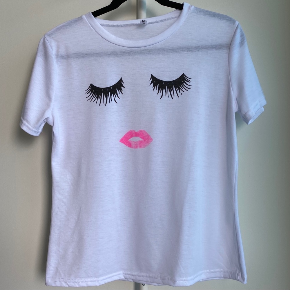 Lip & Lashes Graphic Tee | Large